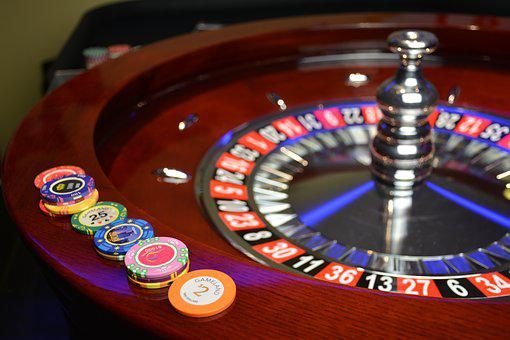 Play Pai Gow Poker Online (2022) - Rules, Strategy & Glossary